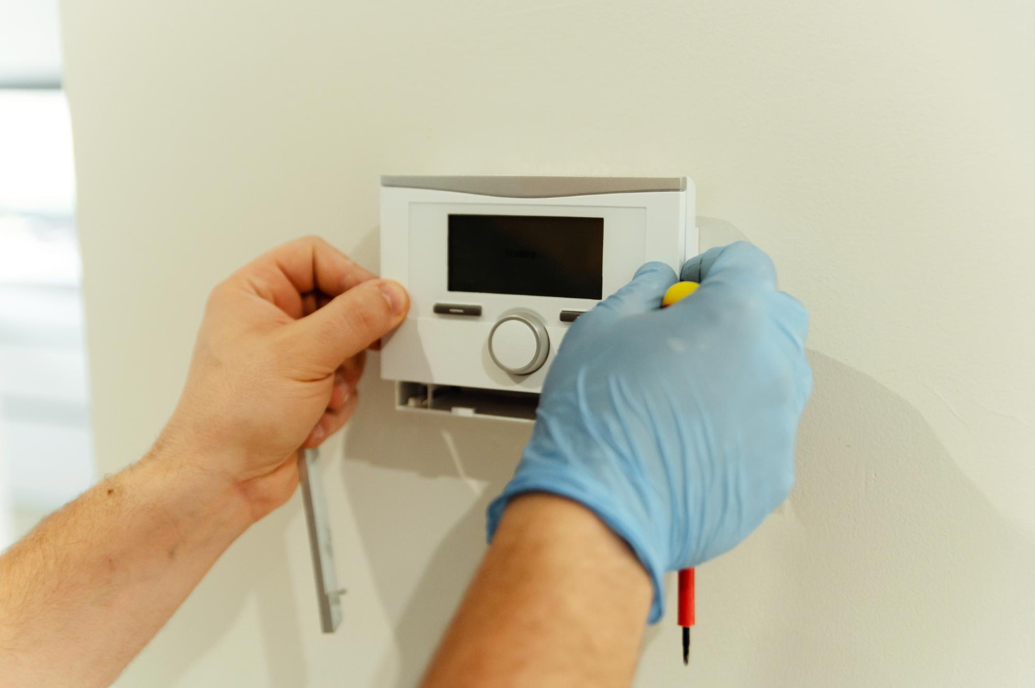 AC thermostat repair